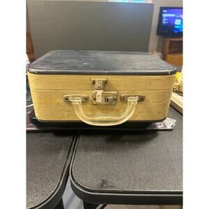 Vintage Train Case with Lucite Handle
